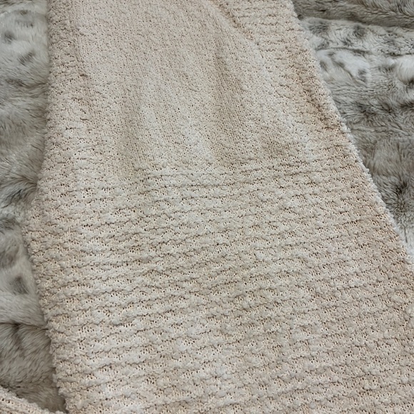 Two piece cozy set ! Never worn brand new - Picture 4 of 4